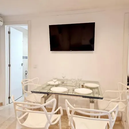 Villa Guildford Townhouse With Parking Exterior foto
