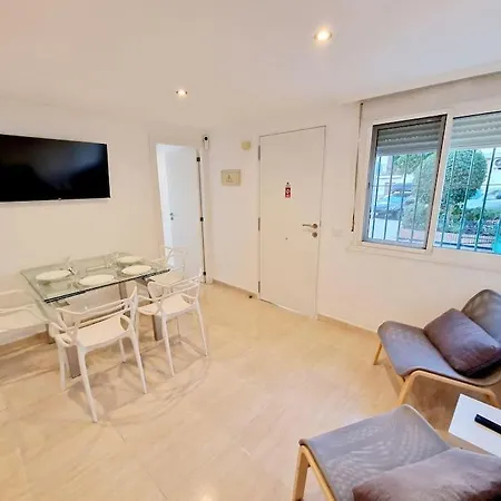 Villa Guildford Townhouse With Parking Exterior foto