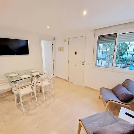 Villa Guildford Townhouse With Parking Exterior foto